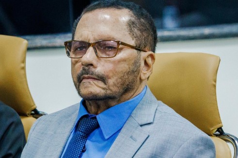 MACÁRIO BARROS: Vereador solicita operação tapa-buracos no bairro Aeroclube