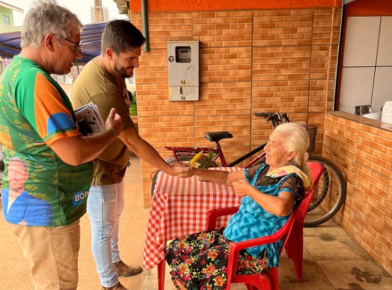 ELEIÇÕES 2024: Alisson Sandubas realiza caminhada na Zona Leste