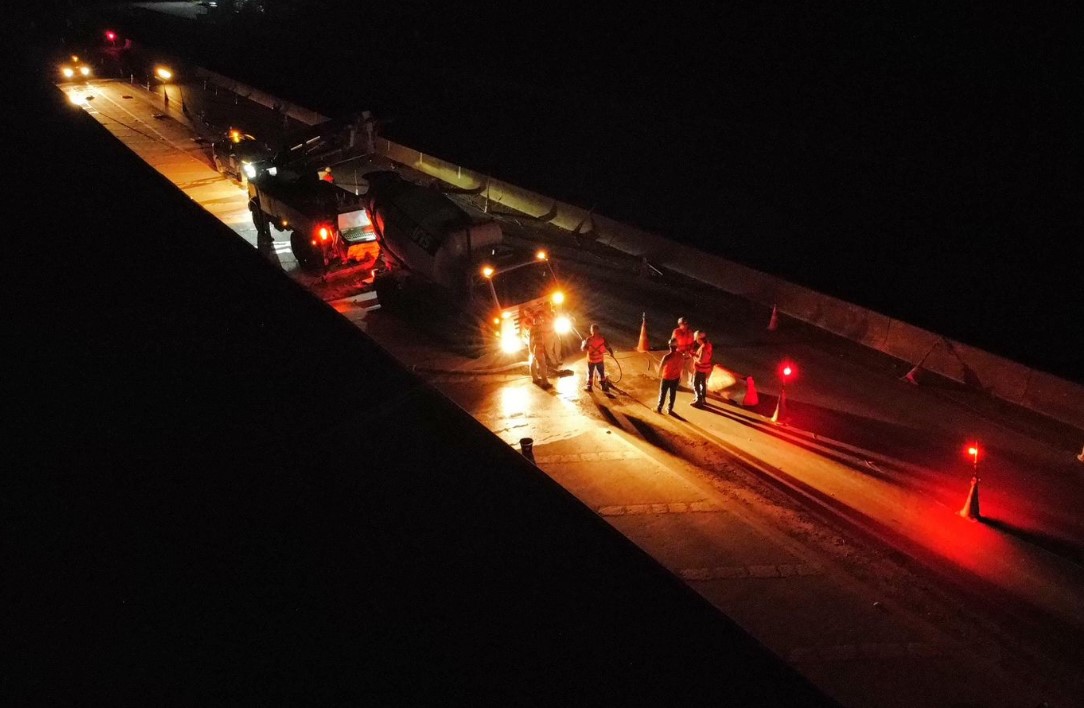 OBRAS: Etapa de concretagem na ponte sobre o Rio Candeias está em andamento