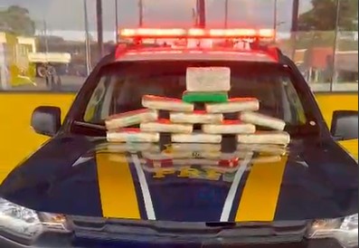 TRÁFICO DE DROGAS: PRF apreende mais de 10 kg de substância entorpecente