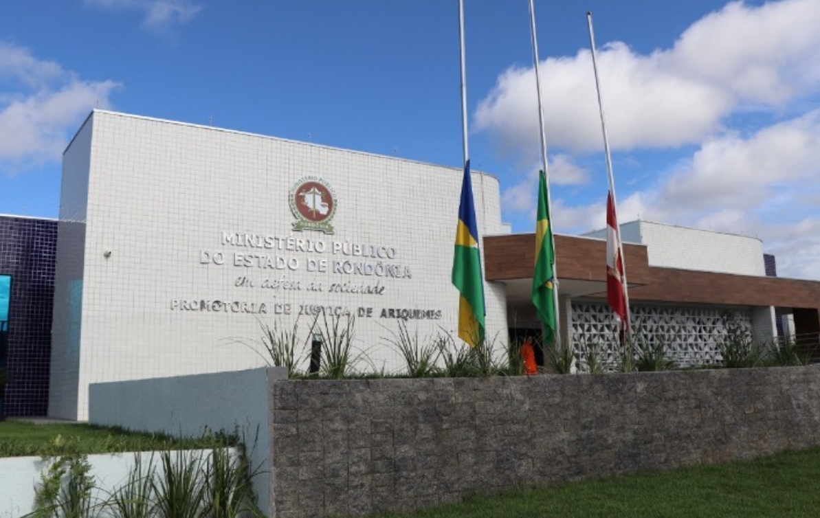 JUSTIÇA: Adolescente que matou avô e tentou matar avó tem internação provisória mantida