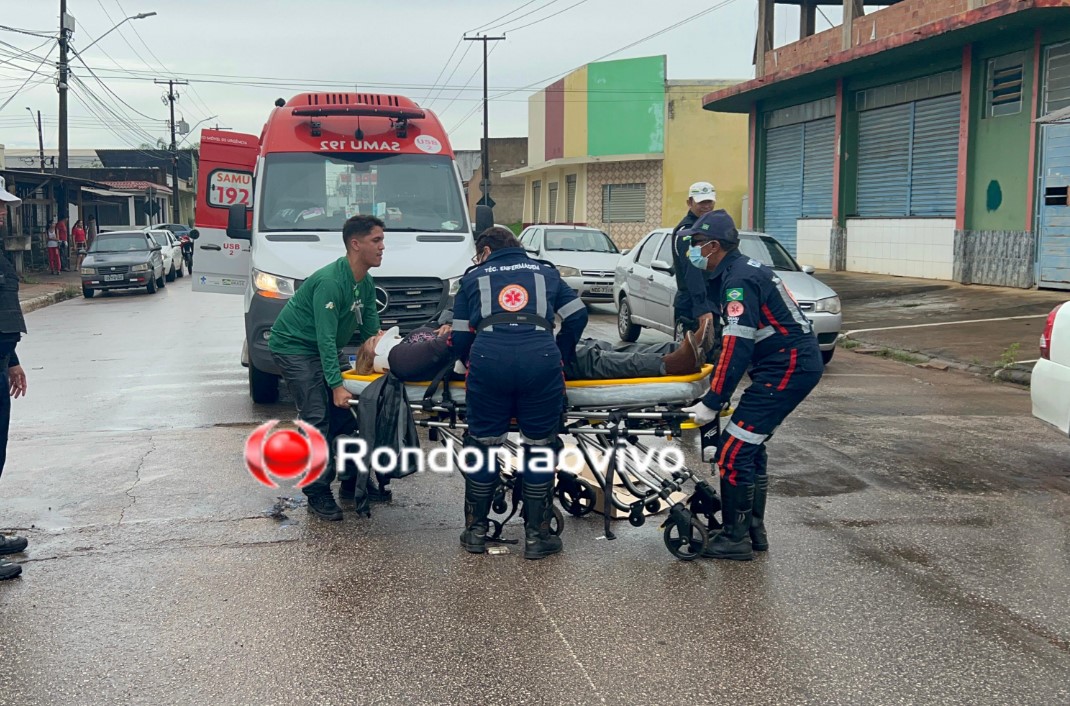 VÍDEO: Mulher sofre queda de moto após passar em buraco