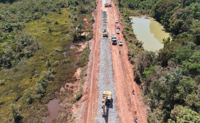 DE COMBUSTÍVEL A ALIMENTOS: Reconstrução da BR-319 avança e pode reduzir isolamento entre AM e RO