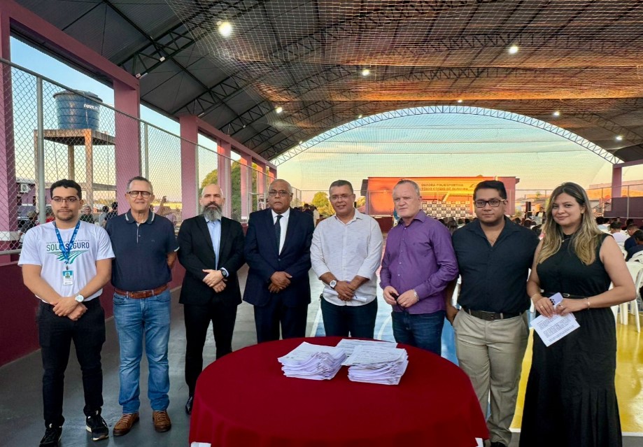 NOVA MAMORÉ: Prefeitura entrega mais de 400 títulos de propriedade no município