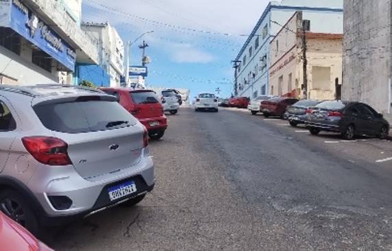 NO CENTRO: Motoristas aprovam novo sistema de estacionamento na Rua Irmã Capelli
