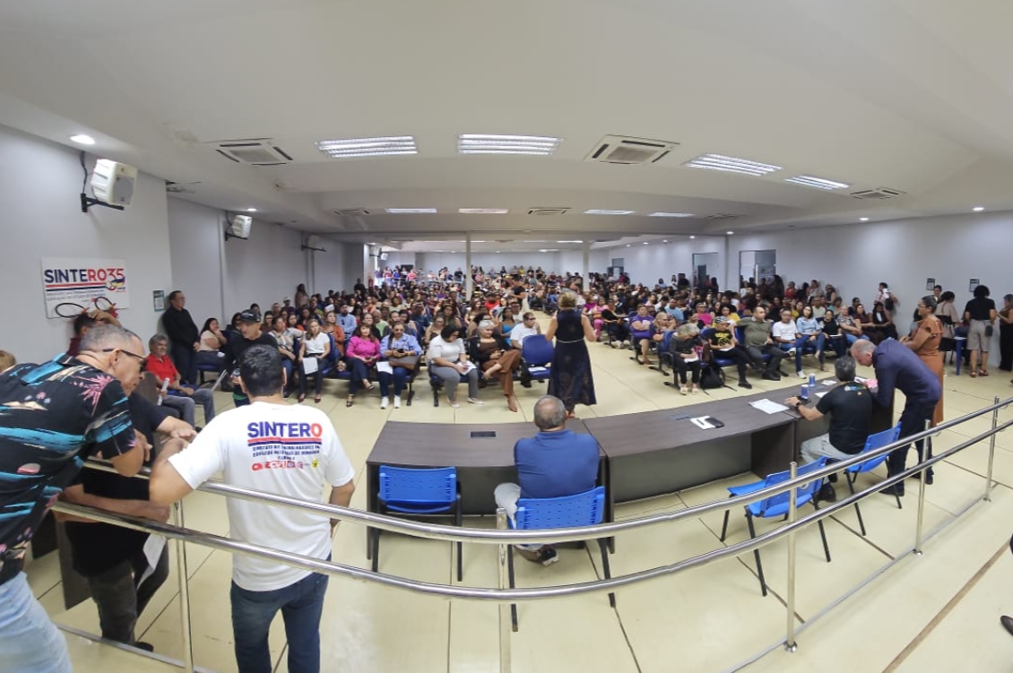 SINDICATOS UNIDOS: Assembleia Geral delibera greve da educação municipal em Porto Velho