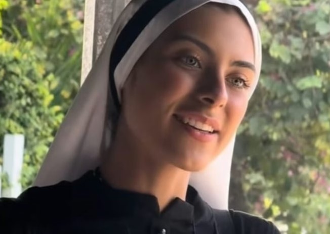 ALERTOU: Freira que viralizou pela beleza se manifesta após perfis fake usarem seu rosto