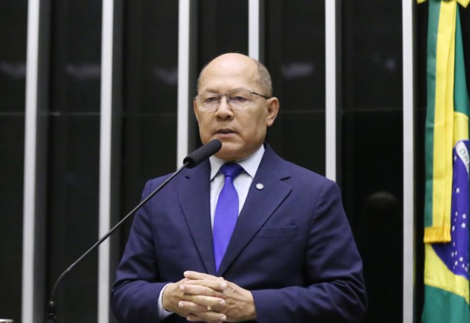 CHRISÓSTOMO: Deputado destinou mais de R$ 9,6 milhões para compra de ambulâncias em RO