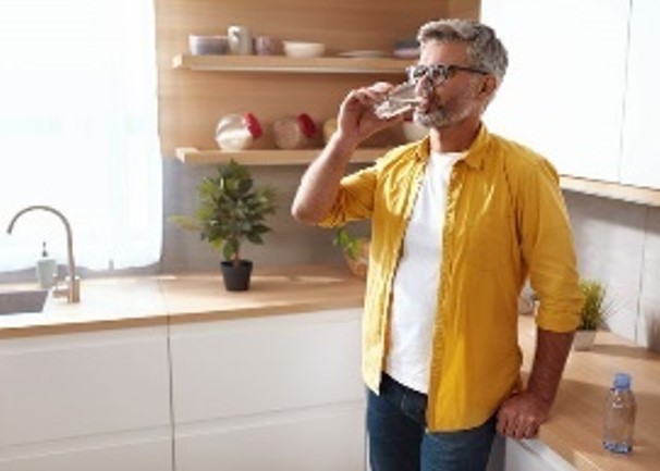 AMANHECEU MAL?: Como curar a ressaca rápido com 8 dicas simples