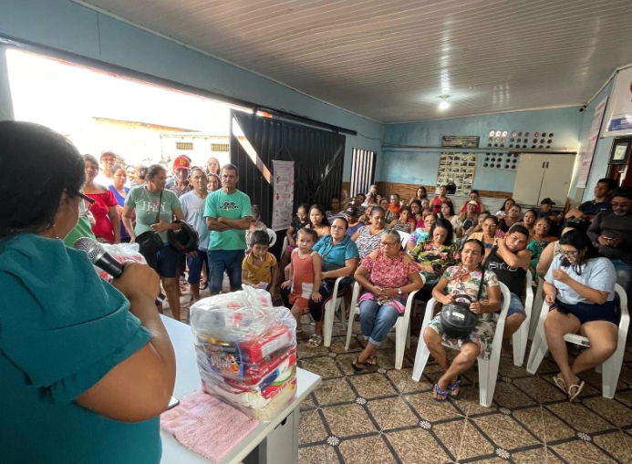 AMAZÔNIA LEGAL: Pastor Evanildo e Marcelo Cruz entregam de mais de 1.500 cestas básicas