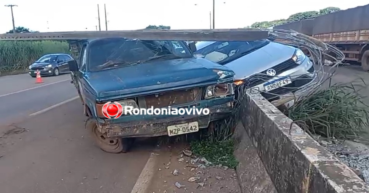 VÍDEO: Acidente na BR-364 faz carro subir em mureta de proteção da via