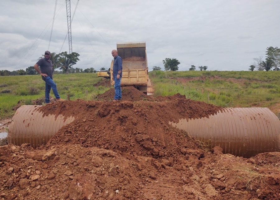 CORUMBIARA: Ezequiel Neiva assegura recursos para a aquisição de tubos armcos para município