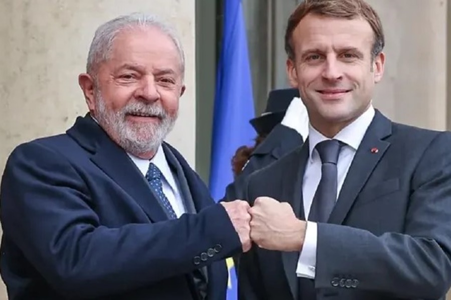 FRANÇA: Lula desembarca para cúpula econômica e reunião com Macron