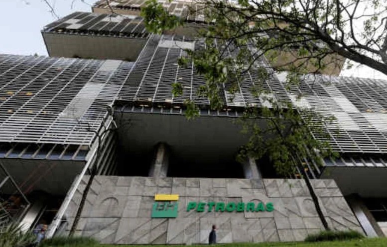 DE NOVO: Petrobras reajusta em 8,87% o preço do diesel a partir desta terça