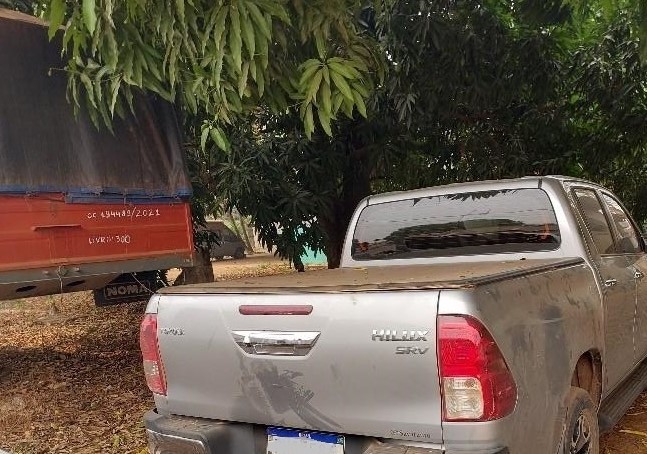 OPERAÇÃO PROTETOR: Dois homens são presos levando Hilux roubada para a Bolívia