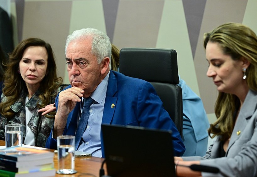 VOTAÇÃO: Código Eleitoral com voto impresso e 30% de candidatura feminina vai a Plenário