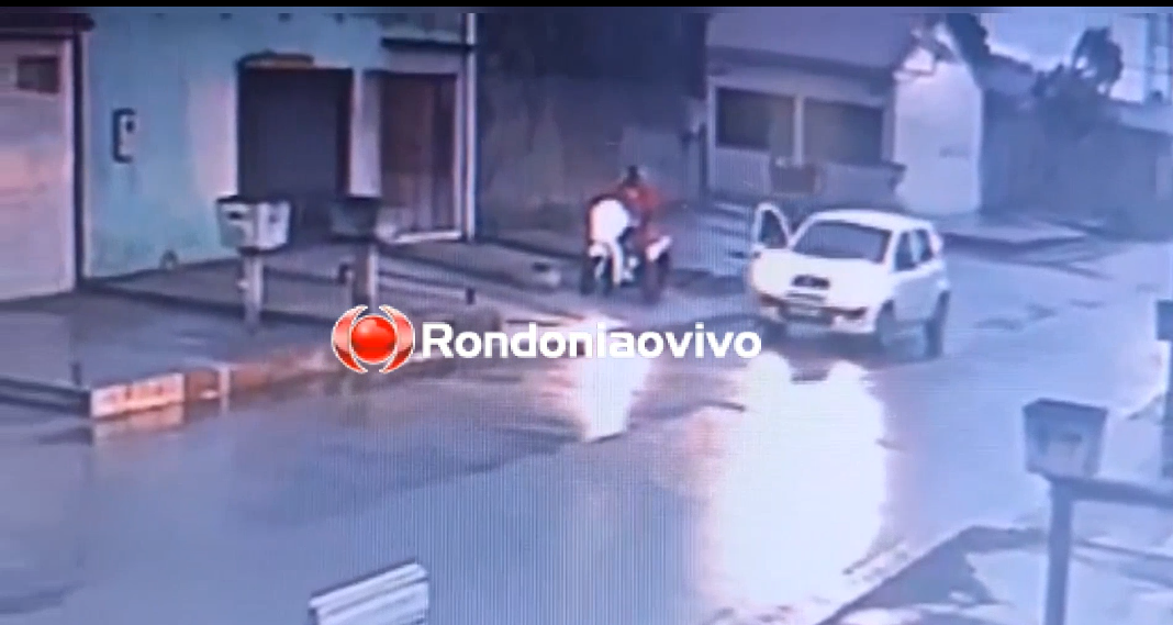 ASSISTA: Vídeo mostra bandidos roubando arma de funcionário de posto de combustíveis 