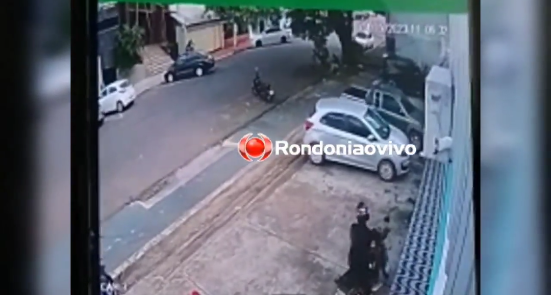 VEJA O MOMENTO: Ladrão é flagrado furtando motocicleta em frente a clínica popular 