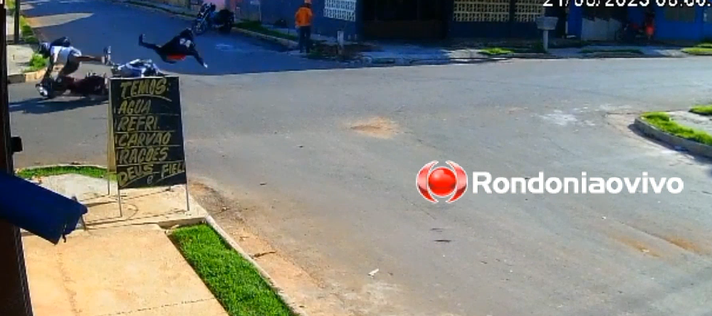 ASSISTA: Vídeo registra momento de grave colisão entre motocicletas na zona Leste 