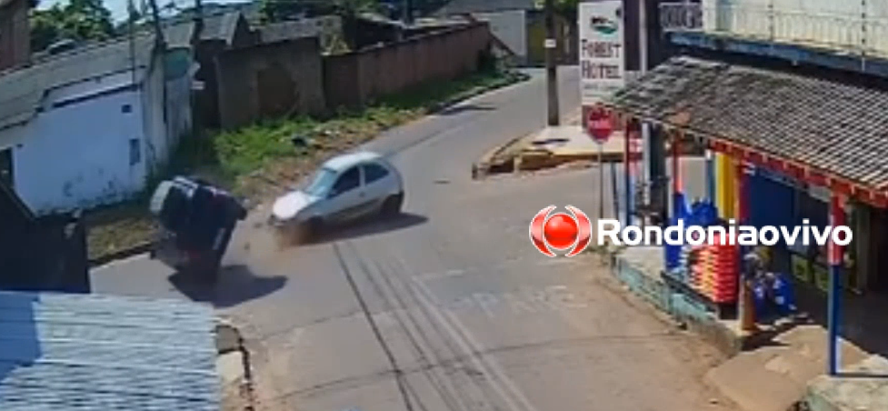 MOTORISTA FERIDO: Vídeo mostra acidente com capotamento de Mobi em Porto Velho 