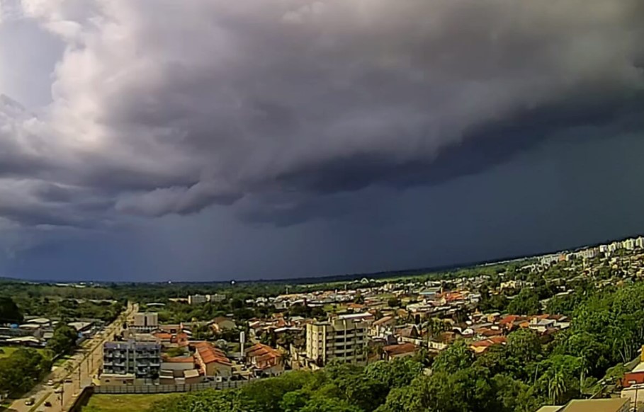 TEMPO INSTÁVEL: Rondônia terá sol, calor e chuva isolada nesta quarta(04)