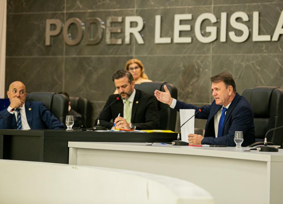 LUIZINHO GOEBEL: Deputado participa de sessão da CCJR e destaca propostas em defesa da sociedade