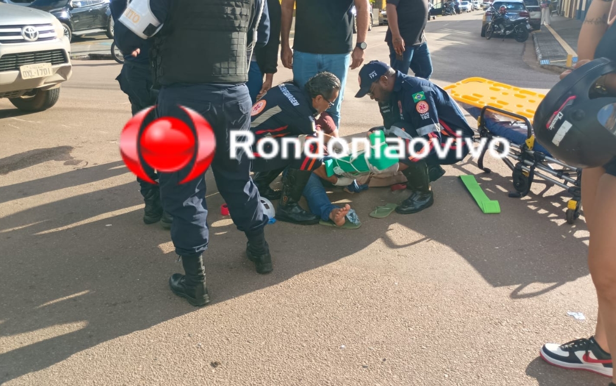 VEJA VÍDEO: Mulher em moto sofre fratura exposta ao avançar preferencial no Centro