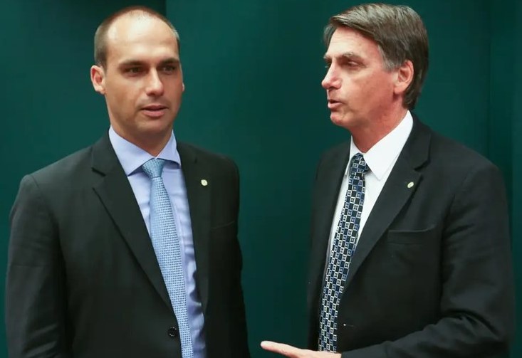 CONFESSOU: Bolsonaro diz ter enviado R$ 2 milhões para Eduardo nos EUA