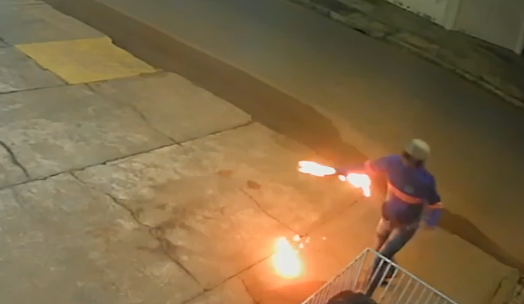 INCÊNDIO CRIMINOSO: Comando Vermelho é suspeito de ataques a provedores de internet