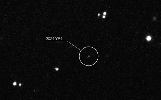 OLHA ELE ALÍ: Asteroide que poderia colidir com a terra é visto no espaço