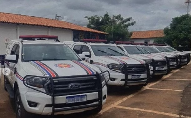 NO FLAGRA: Major da PM é pego levando policial casada a motel com viatura oficial