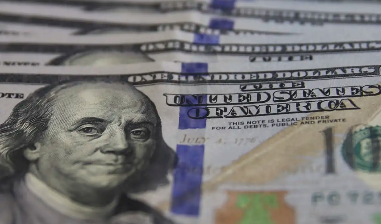 INFLAÇÃO DE GUERRA: Dólar sobe e petróleo dispara com ataque militar ao Irã