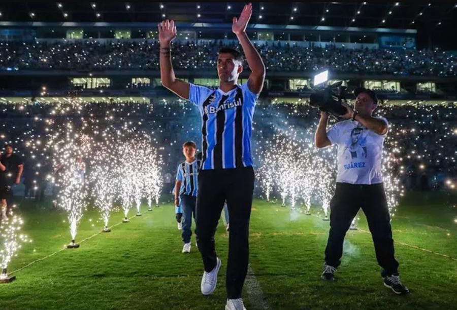 APRESENTAÇÃO: Uruguaio Luis Suárez é novo reforço do time do Grêmio para 2023