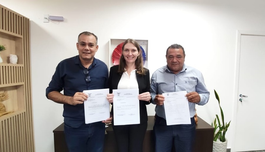 PARCERIA: Deputada Lebrinha firma parceria com município de Seringueiras