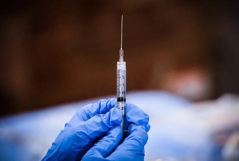 IMUNIZAÇÃO: Brasil libera quarta dose de vacina contra covid-19 para maiores de 40 anos