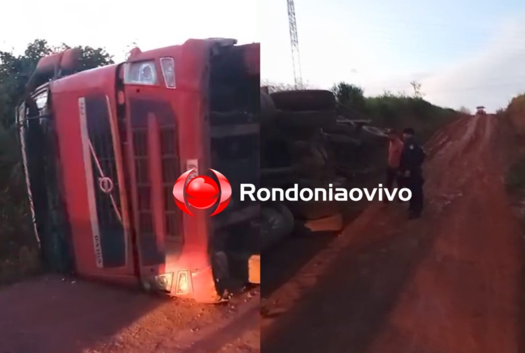 PERIGO: Caminhão carregado de madeiras tomba em estrada na zona rural de Porto Velho