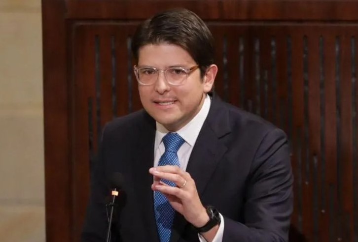 PRESIDENCIÁVEL: Miguel Uribe não resiste à ferimentos após atentado