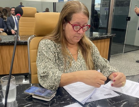 ELLIS REGINA: Vereadora prestigia praça que leva nome de uma pioneira da educação em RO