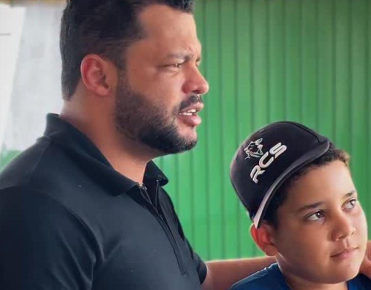 EDEVALDO NEVES: Deputado garante recursos para mobília da biblioteca em escola de Teixeirópolis