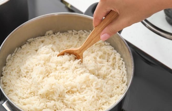 AMARELINHO: O jeito certo de fazer o arroz que melhora a digestão e o açúcar no sangue
