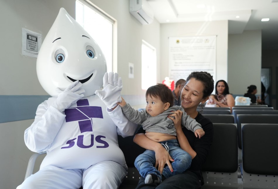 RAFAEL VAZ E SILVA: Policlínica é reinaugurada com mais de dez especialidades médicas