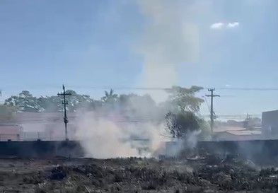 CRIME AMBIENTAL: Prefeitura multa o Detran por queimada em terreno urbano