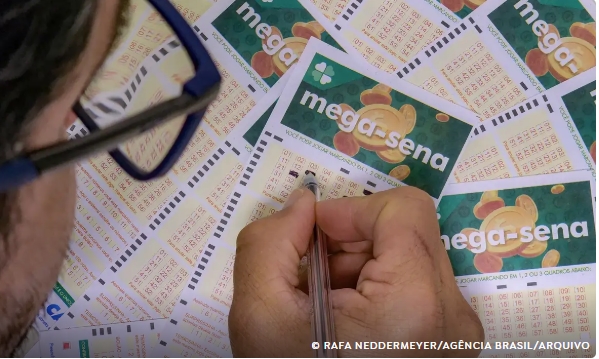 LOTERIA: Concurso 2.906 da Mega-Sena sorteia hoje prêmio de R$ 35 milhões