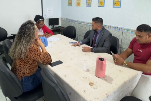 FERNANDO SILVA: Vereador cobra providências após constatar falta de professores em escola de PVH