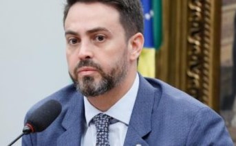 DESINFORMAÇÃO: Justiça determina identificação de autor de 'fake news' contra Léo Moraes