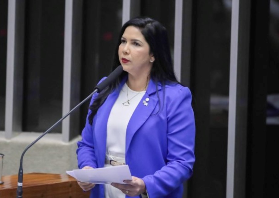 IMPUNIDADE: Cristiane Lopes foi o voto solitário de RO contra a PEC da Blindagem