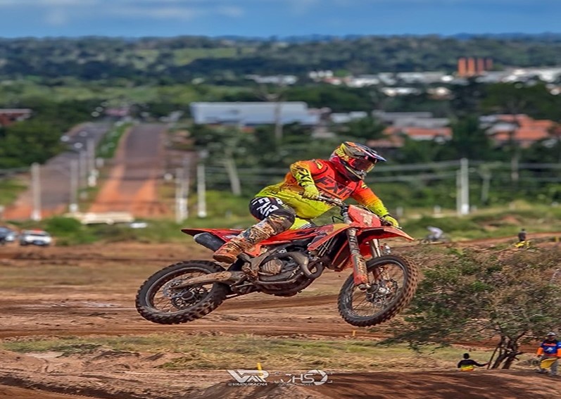 MOTOCROSS: Estadual de Motocross em Machadinho do Oeste tem mais de 300 pilotos inscritos