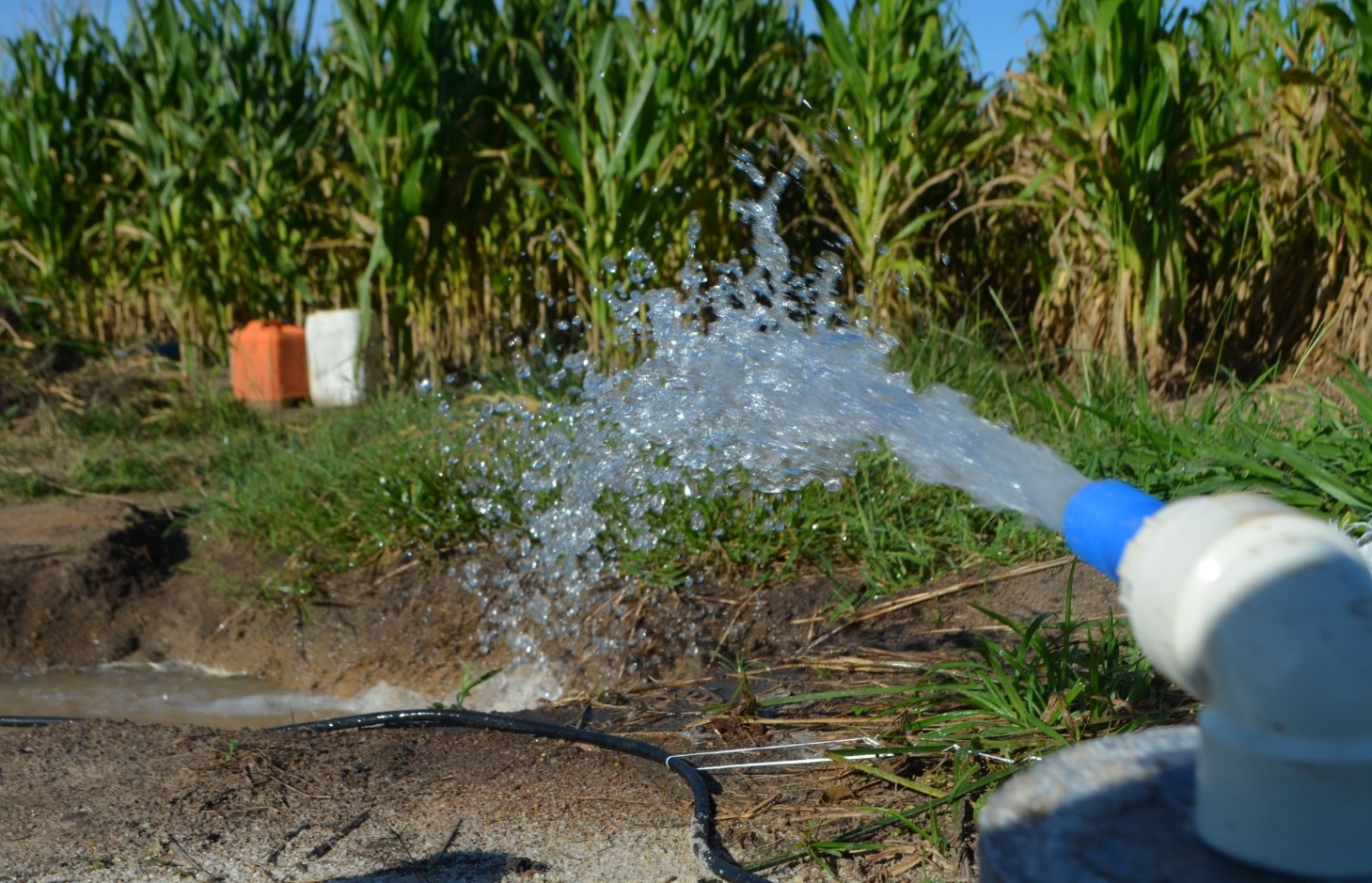 EZEQUIEL NEIVA: Investimento assegura acesso à água para produtores rurais de Nova Mamoré