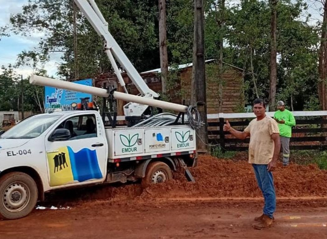 JÚNIOR QUEIROZ: Atuação do vereador garante melhorias na iluminação pública da Vila Franciscana