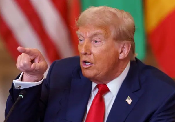 RETALIAÇÃO: Brasileiros inundam perfil de Trump com comentários contra tarifa de 50%